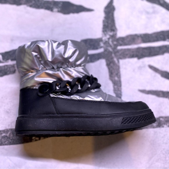 Kuiper Boots - Picture 2 of 4